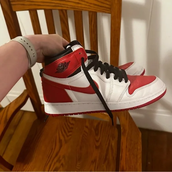 AIR JORDAN 1 RETRO HIGH OG HERITAGE - Picture 2 of 7